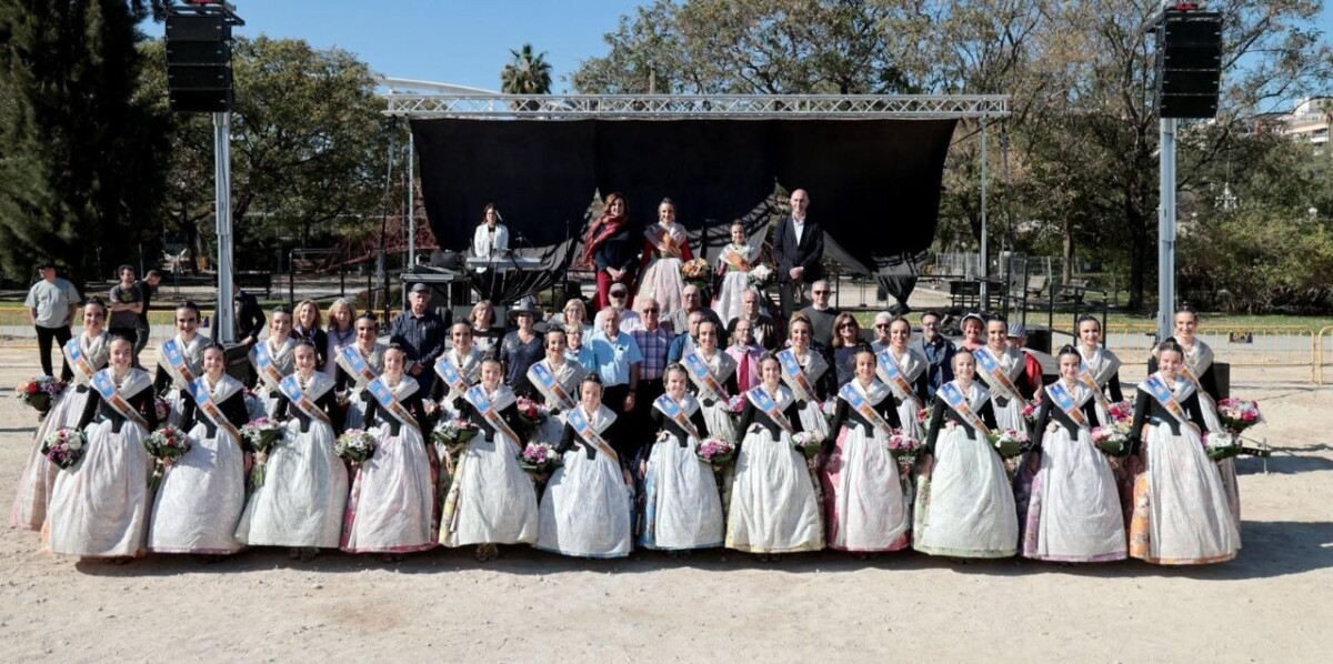 Celebración de las Fallas con las personas mayores de Valencia